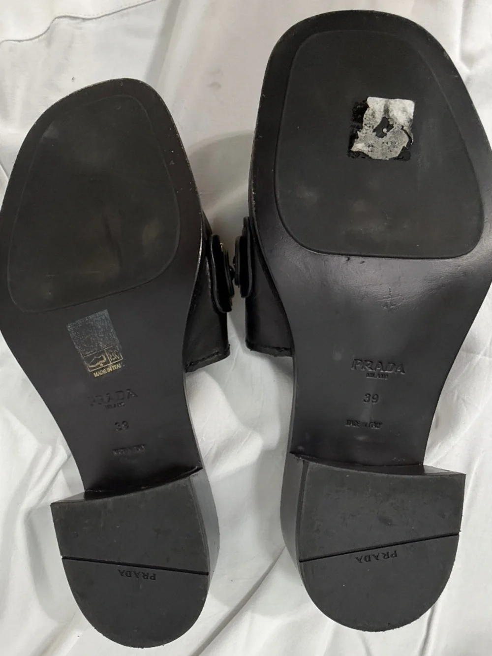 Prada black leather heels. size 39 (size 9) - Picture 3 of 6